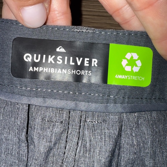 Quicksilver amphibian shorts • Men’s size 30 - Picture 4 of 7